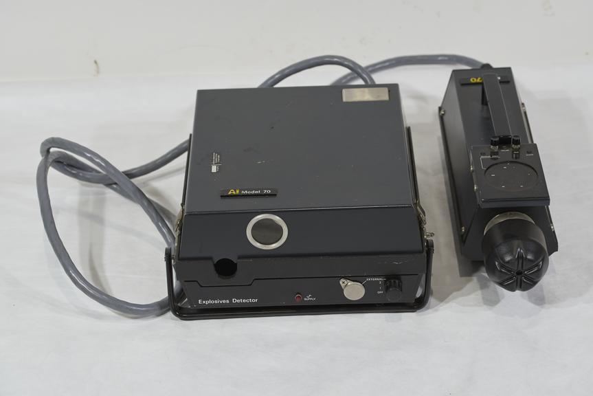 Ai Model 70 Explosives Detector