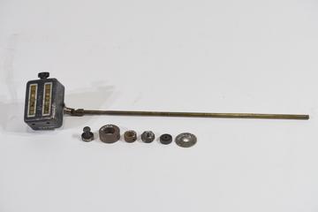 Revolution counter with two digital counter scales