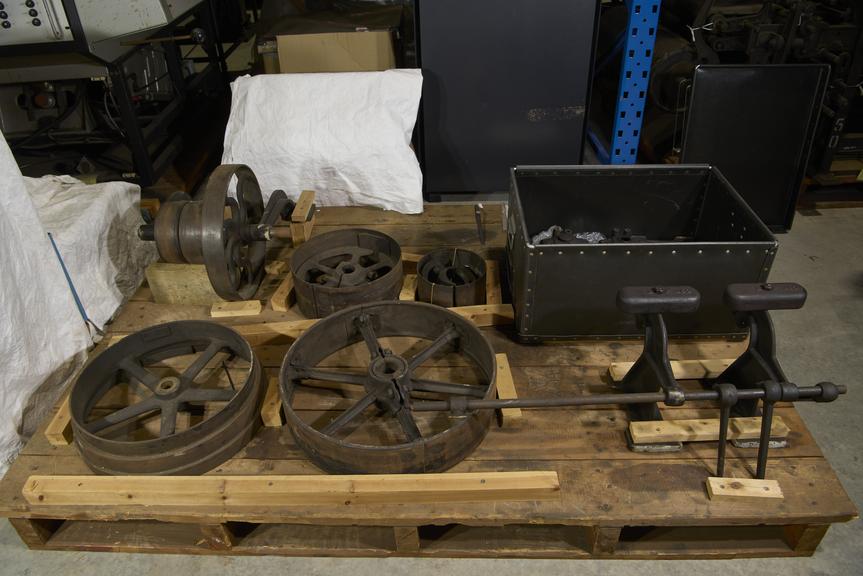 Countershaft with 4 step cone pulley & fast & loose wheels