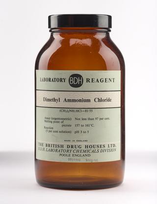 Glass bottle for dimethyl ammonium chloride
