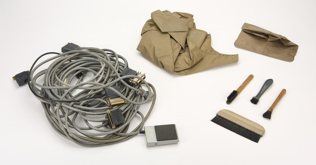 Box of components for gas chromatography data processing system