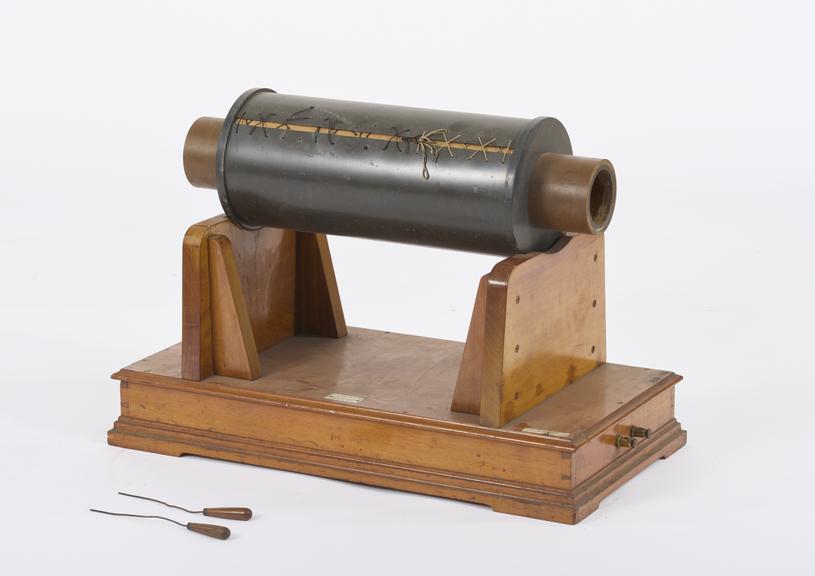 High frequency resonator