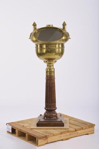 Self registering mariner's magnetic compass and binnacle.