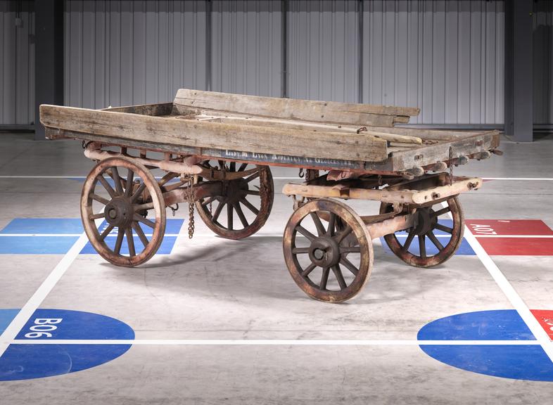 Flat farm wagon