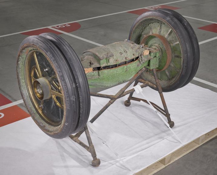 Electric vehicle rear axle assembly