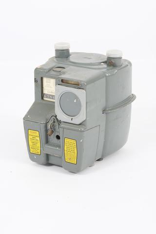 Dry gas meter