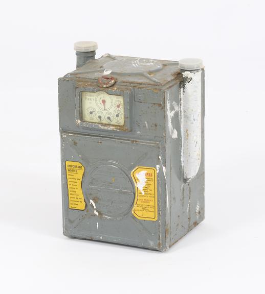 Dry gas meter