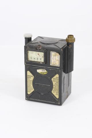 Dry gas meter