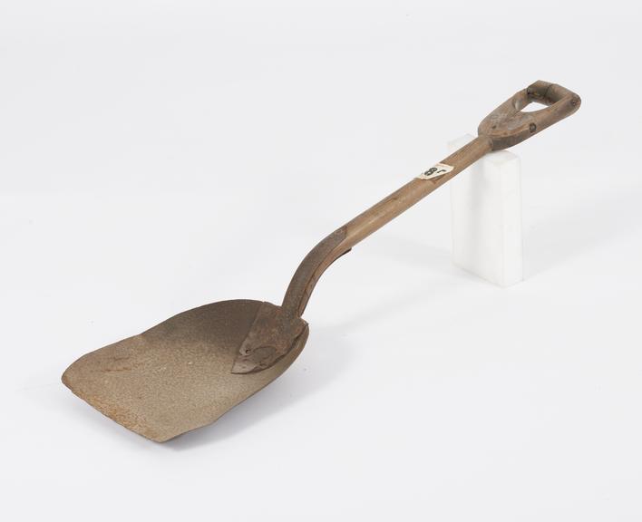 Offal shovel