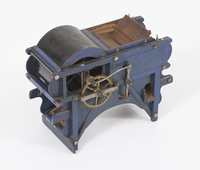 Model winnowing machine