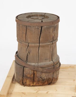 Wooden mortar stand