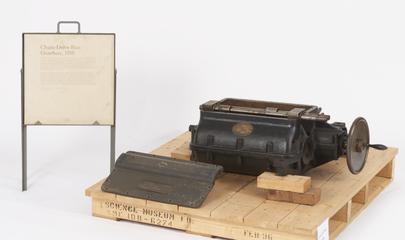 Gear box for a motor bus