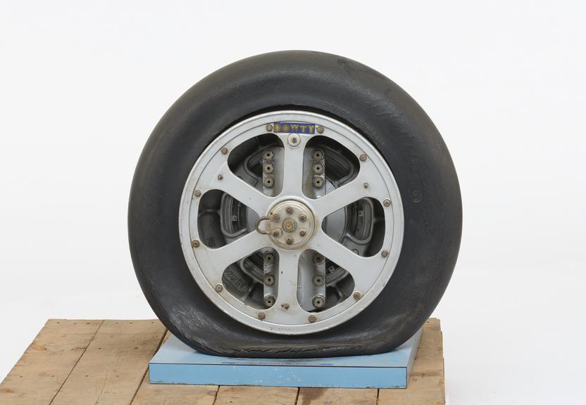 Main undercarriage wheel of Westland Lysander