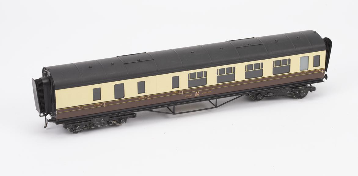 Model railway carriage Great Western Railway Bogie Corridor 3rd Brake No 2221