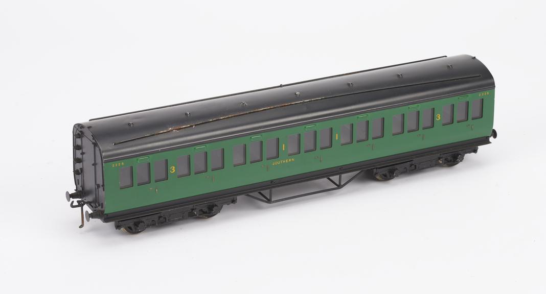 Model railway carriage, Southern Railway No.2226