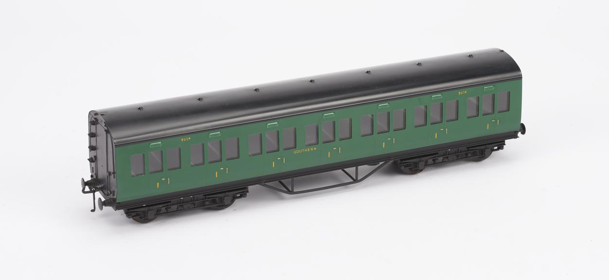 Model railway carriage Southern Railway bogie suburban 1st No 2054