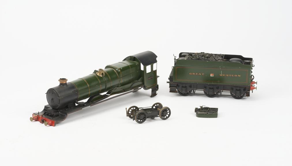 Model steam locomotive, 'O' gauge, Great Western Railway 4-6-0 No 4073 "Caerphilly Castle"