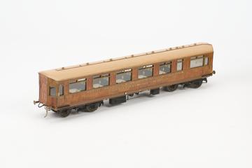 0-gauge model railway carriage 1st class dining car, GN & NE Joint Stock