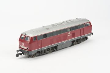 Model of Deutsche Bundesbahn steam locomotive with 4 lengths of track, c 1965