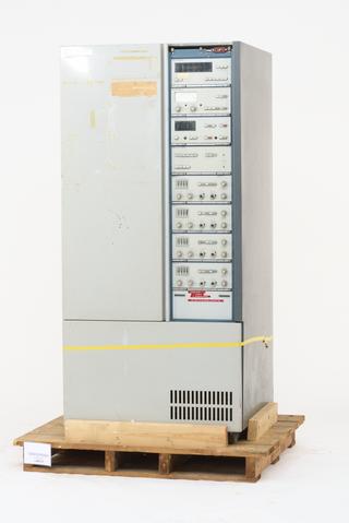 Liquid scintillation counter by Phillips 1970