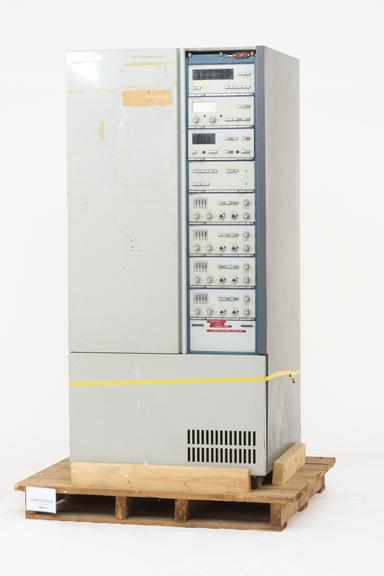Liquid scintillation counter by Phillips 1970