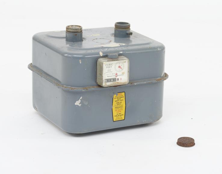 Dry gas meter