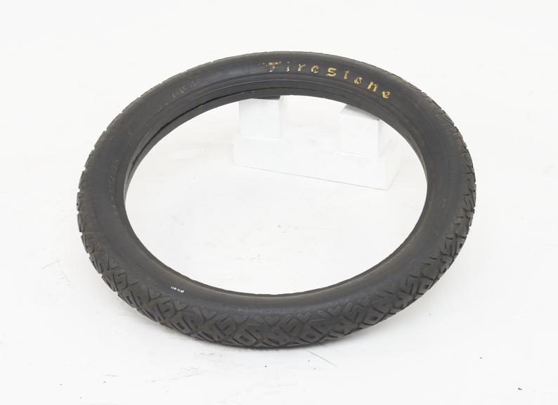 Firestone 33x4 pneumatic tyre