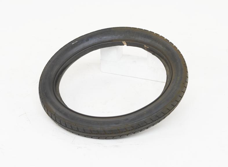 Dunlop 28x3 beaded-edge pneumatic tyre