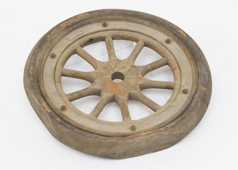 Motor Car Wheel with Pneumatic Tyre