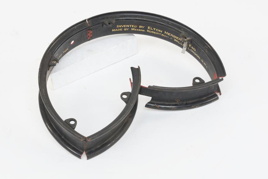 Motor car wheel rim
