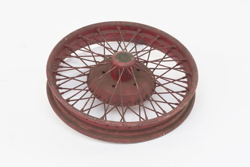 Motor car wheel