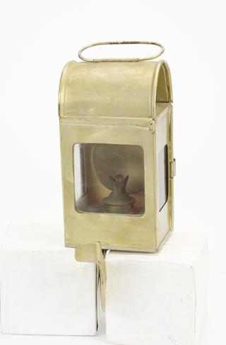 GWR steam locomotive "Caerphilly Castle" oil lamp for water gauge