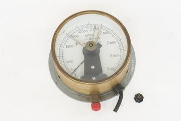 Budenberg received pressure gauge with HI and LO trip contracts