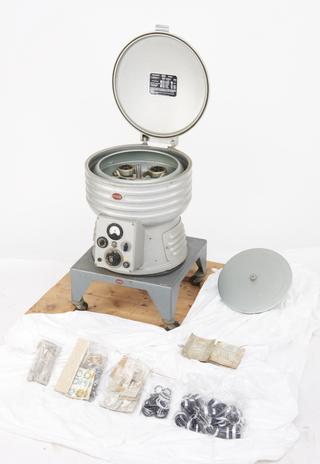 MSE "Supermedium" centrifuge c. 1962-1963. Serial no.63210602A