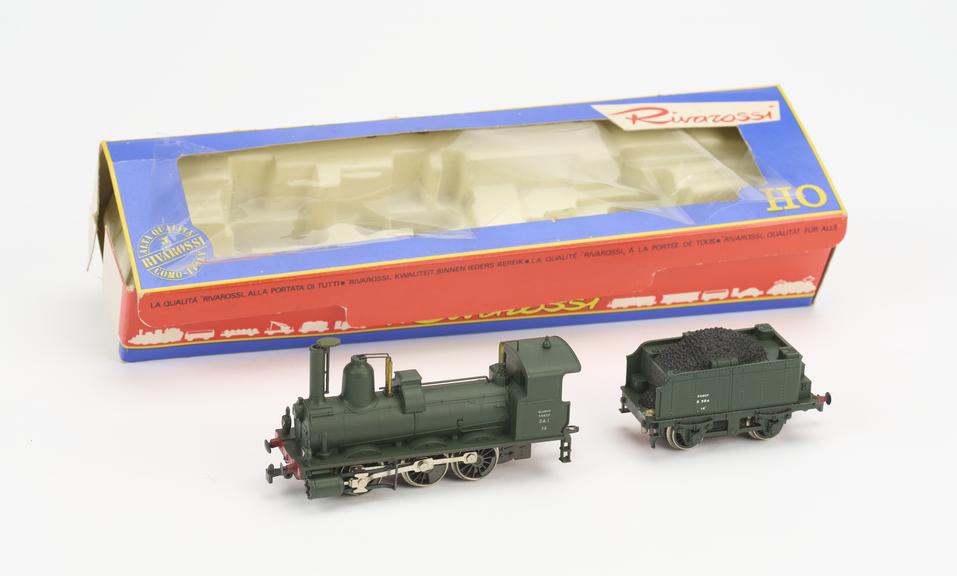 Model of Société National de Chemins de Fer steam locomotive "Bourbonnais", c 1980