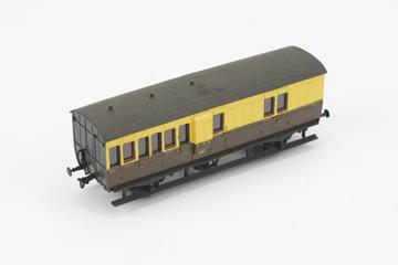 Model railway carriage, 4-wheel guard and luggage van No. 940