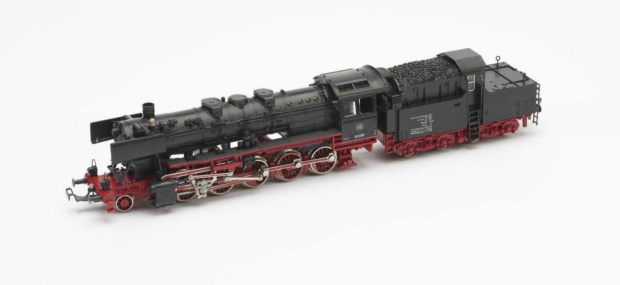 Model steam locomotive