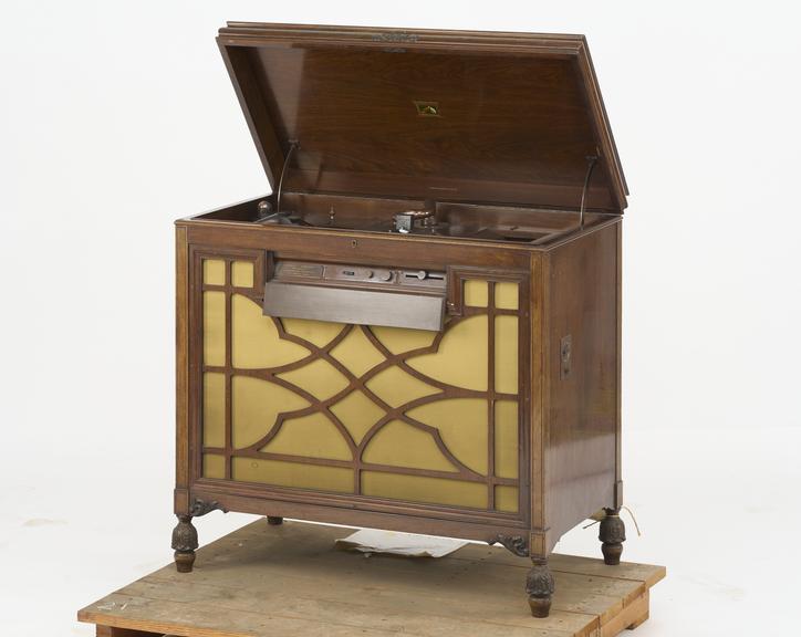 One HMV Model W15