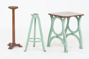 Stands for Louis Cailletet's apparatus for the liquefaction of oxygen