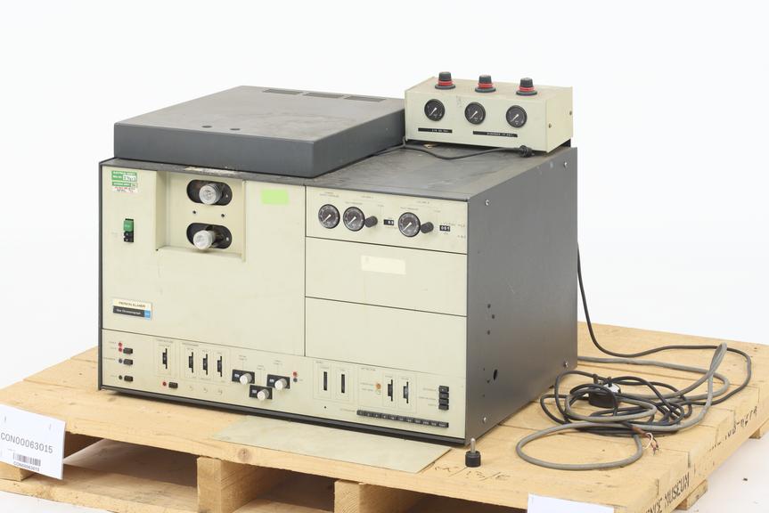 F17 gas chromatograph by Perkin-Elmer