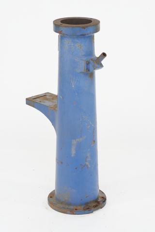 Upper section of tapering pillar with polar axis of equatorial mounting