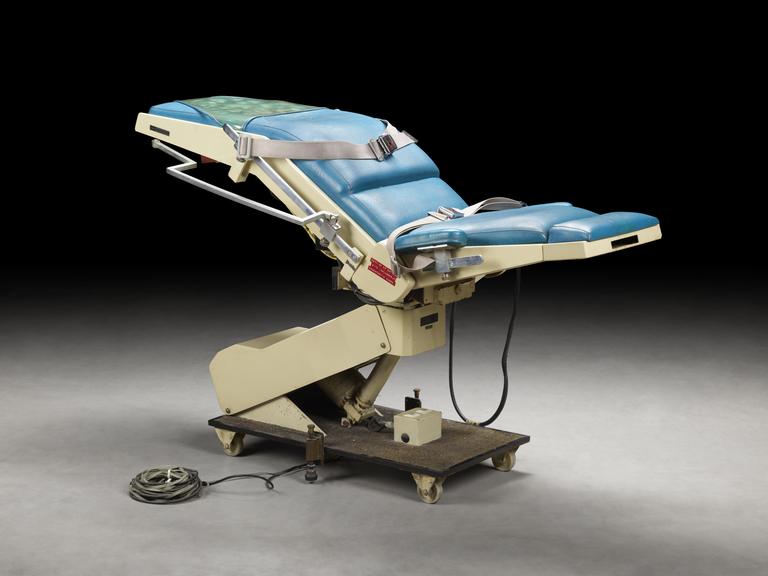 Couch unit for EMI brain scanner