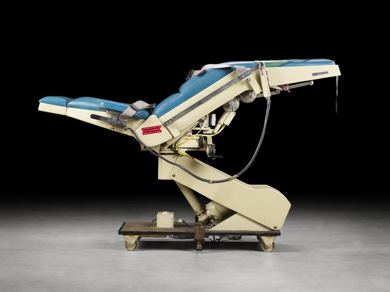 Couch unit for EMI brain scanner