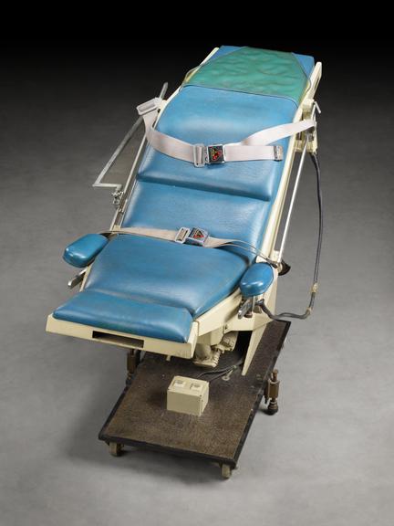 Couch unit for EMI brain scanner