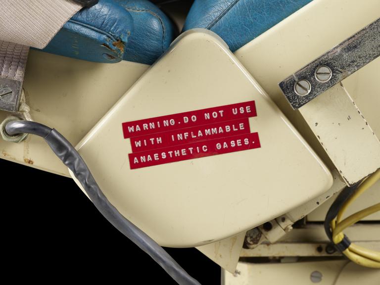 Couch unit for EMI brain scanner