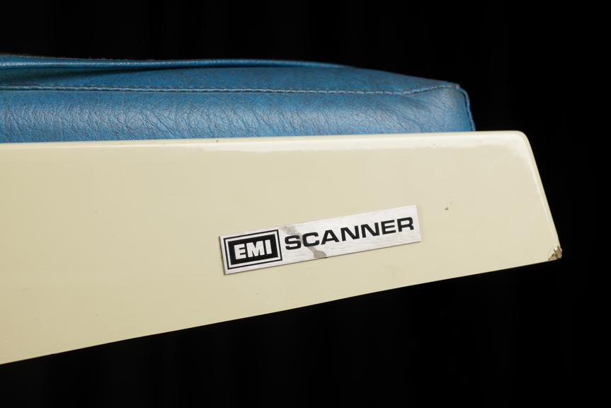 Couch unit for EMI brain scanner