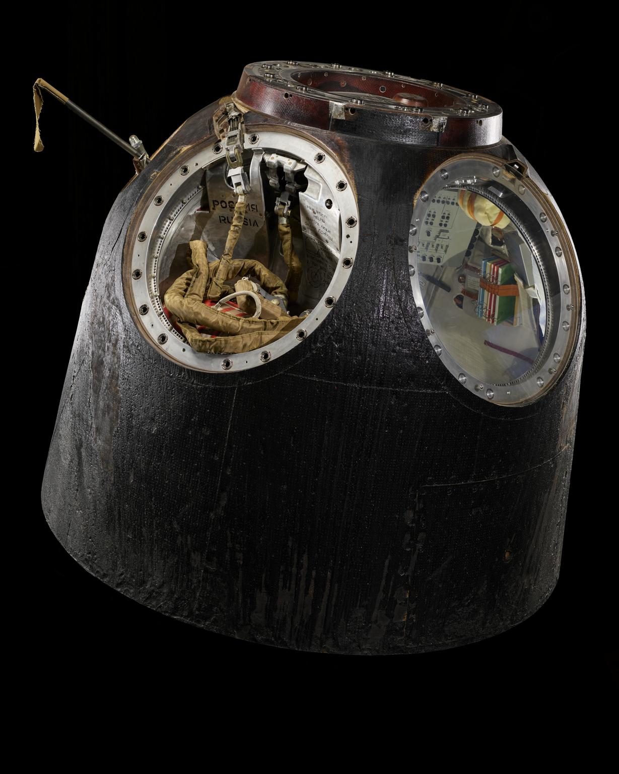 邦楽 perspective soyuz projector Soyuz TMA-19M Descent Module, S.P. Korolev Rocket and Space Public