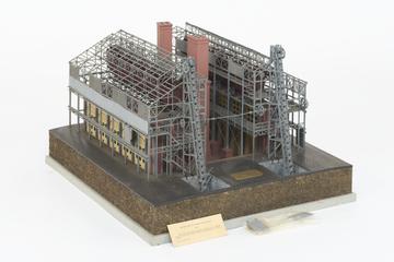 Model of inclined vertical retort installation at the Erdberg Works