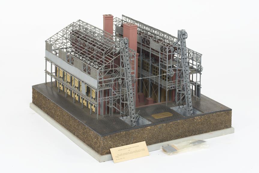 Model of inclined vertical retort installation at the Erdberg Works