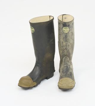 Pair of "Trencher" safety kneeboots
